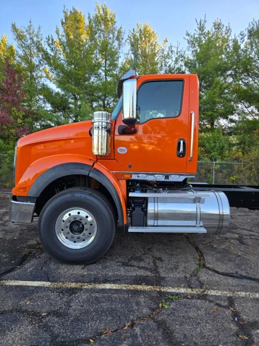 2026 International HX - image 8