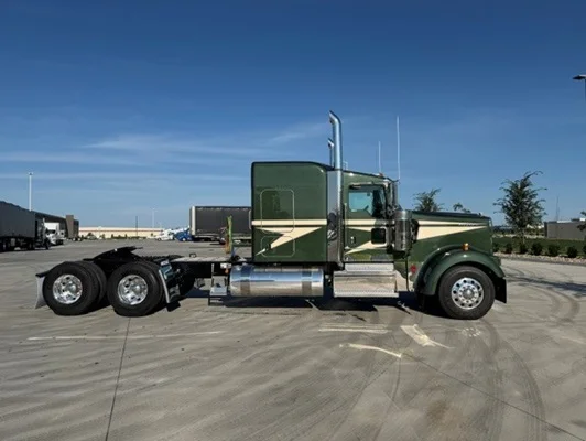 2027 Kenworth W900 in Ankeny, IA — photo 9