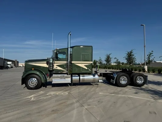 2027 Kenworth W900 in Ankeny, IA — photo 8
