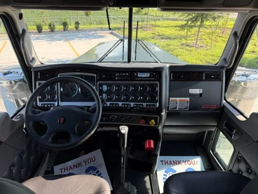 2027 Kenworth W900 in Ankeny, IA — photo 3