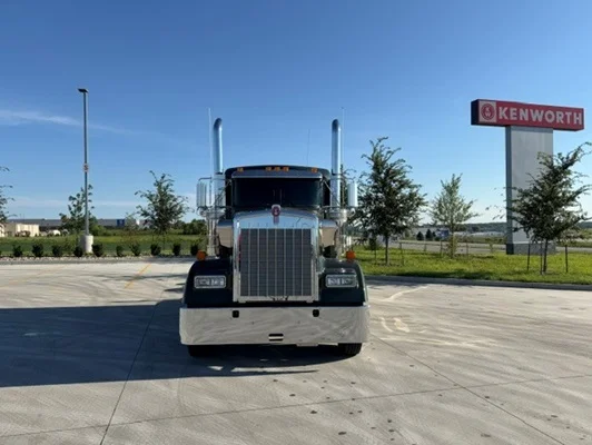 2027 Kenworth W900 in Ankeny, IA — photo 10