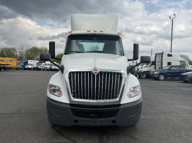 2019 International LT in Akron, OH — photo 2