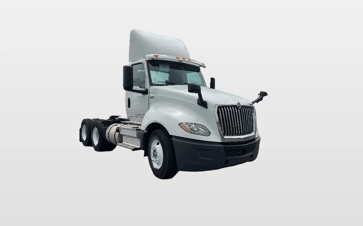 2019 International LT - image 1