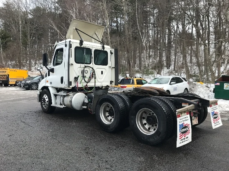 2020 Freightliner Cascadia in Springfield, MA — photo 5