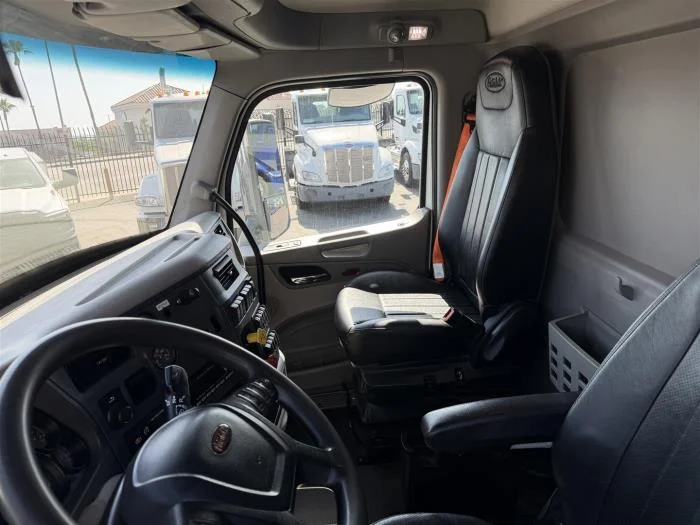 2021 Peterbilt 567 — photo 19