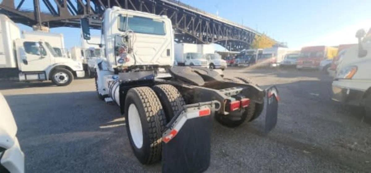 2017 International ProStar - image 5