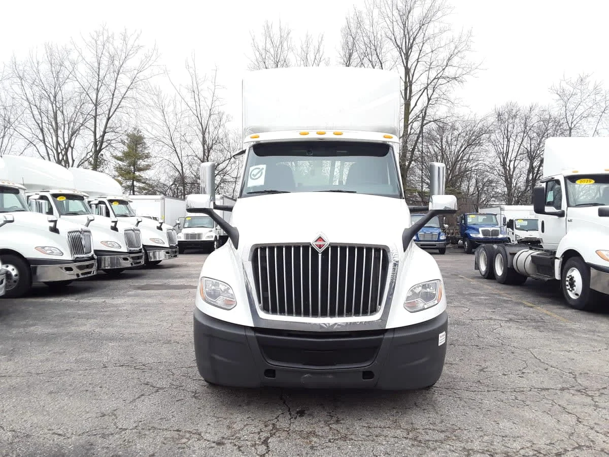 2022 International LT in Hilliard, OH — photo 2