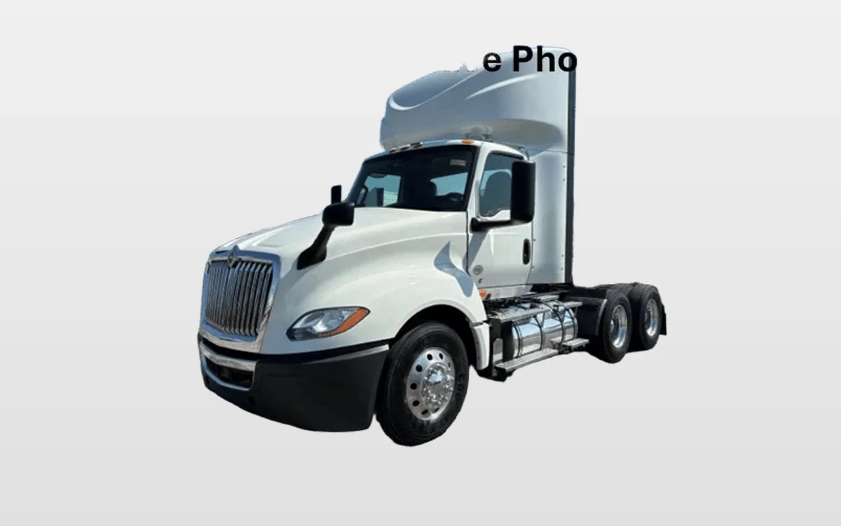 2021 International LT - image 1