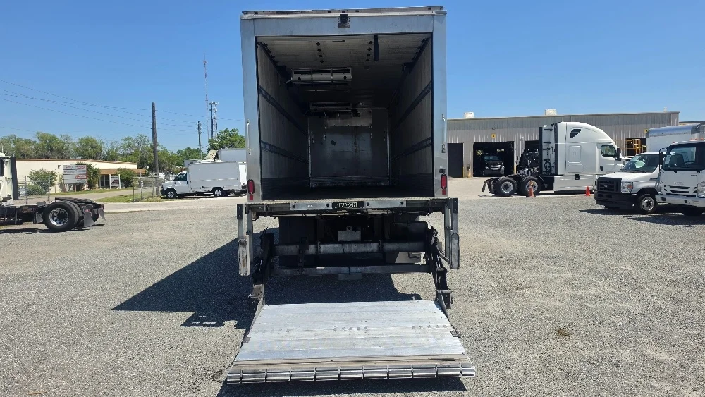 2020 Freightliner M2 106 - image 9