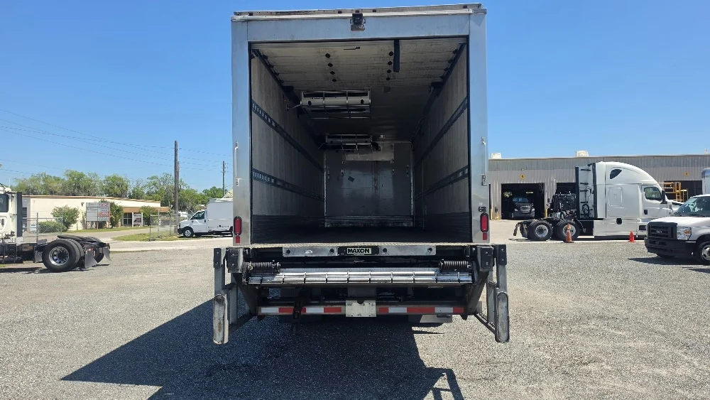 2020 Freightliner M2 106 - image 8