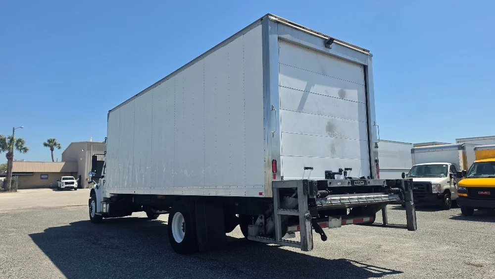 2020 Freightliner M2 106 - image 6