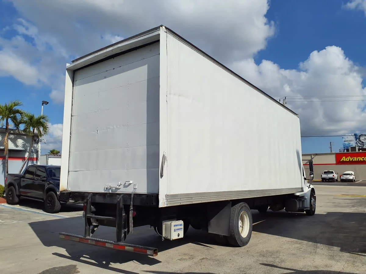 2020 Freightliner M2 106 in Miami, FL — photo 4