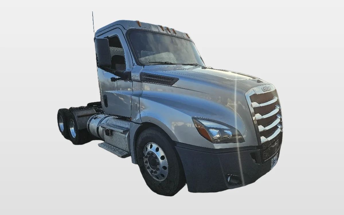 2020 Freightliner Cascadia - image 1