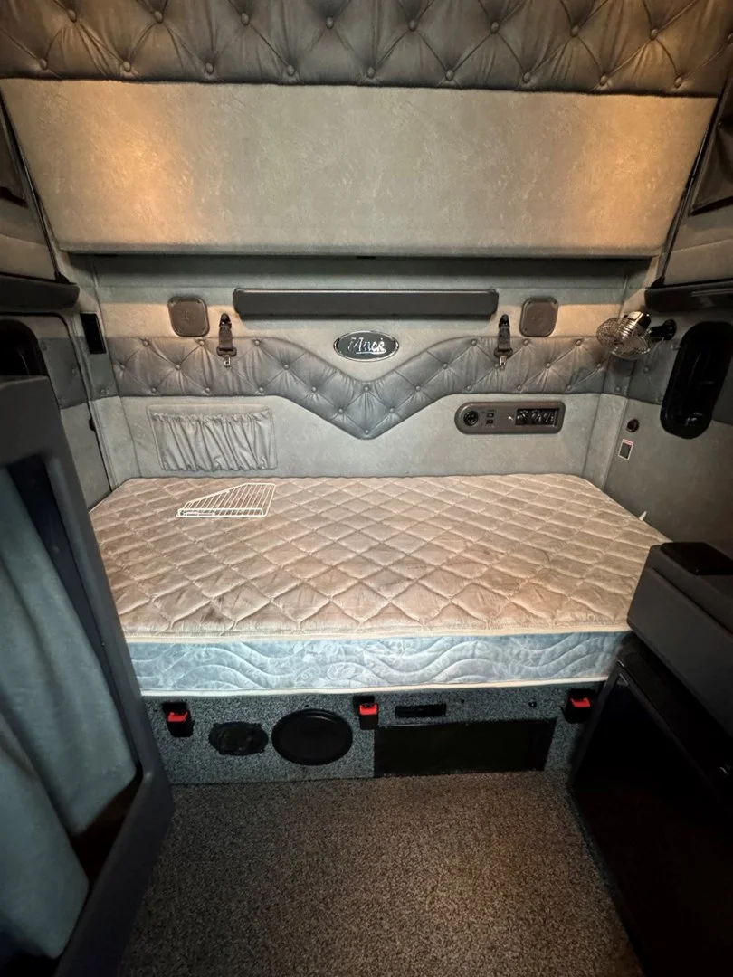 2018 MACK CXU613 - USED TRUCKS SLEEPER - image 18