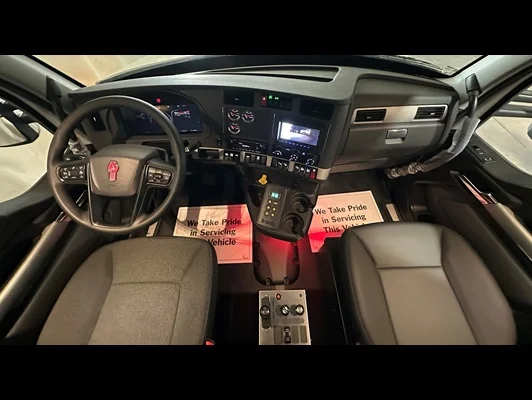 2027 Kenworth T880 in Denver, CO — photo 2