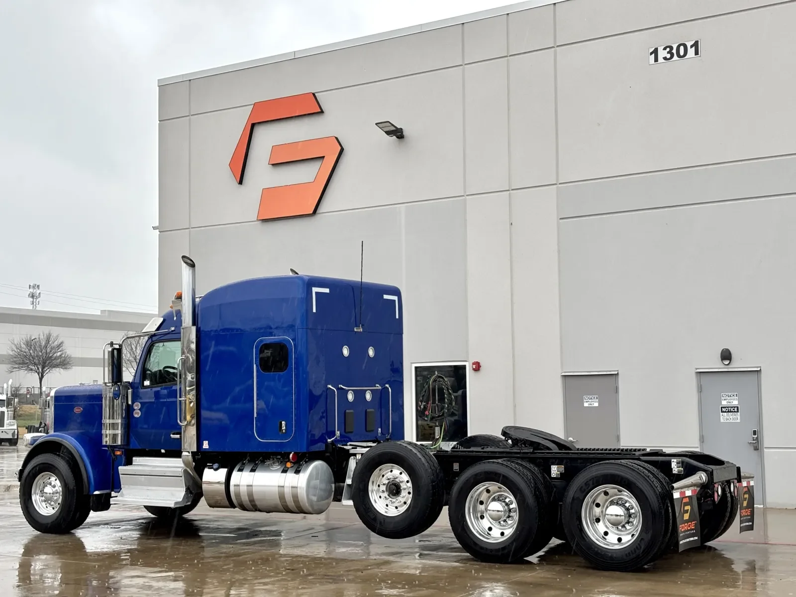 2025 Peterbilt 589 - image 6