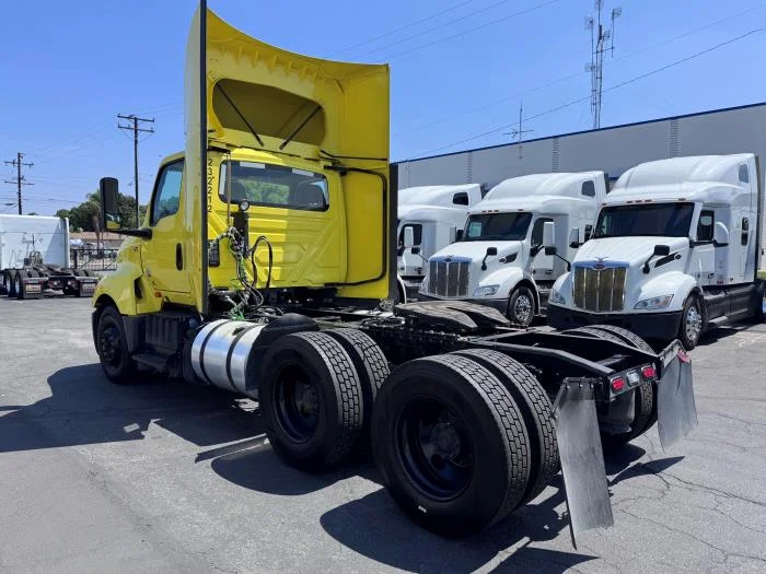 2023 International LT — photo 9