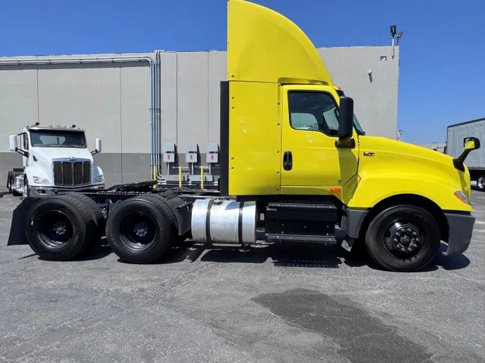 2023 International LT — photo 5