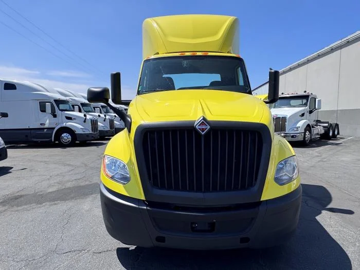 2023 International LT — photo 3