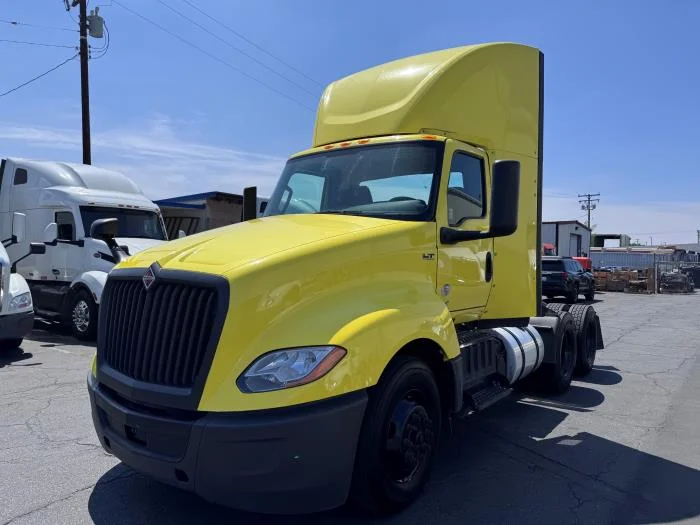 2023 International LT — photo 2