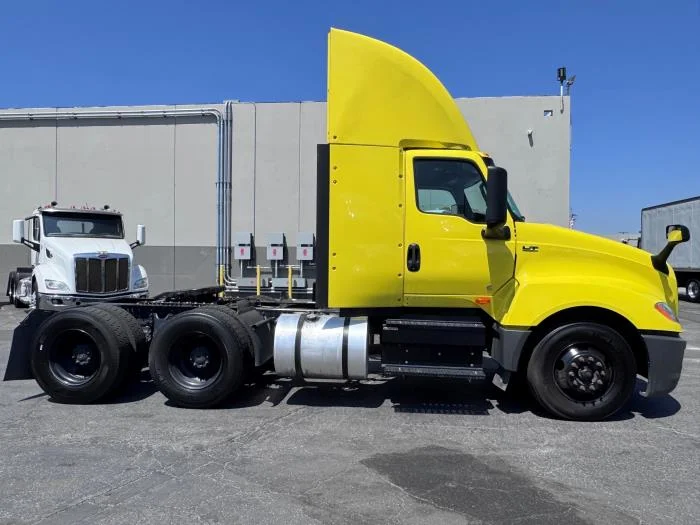 2023 International LT — photo 6