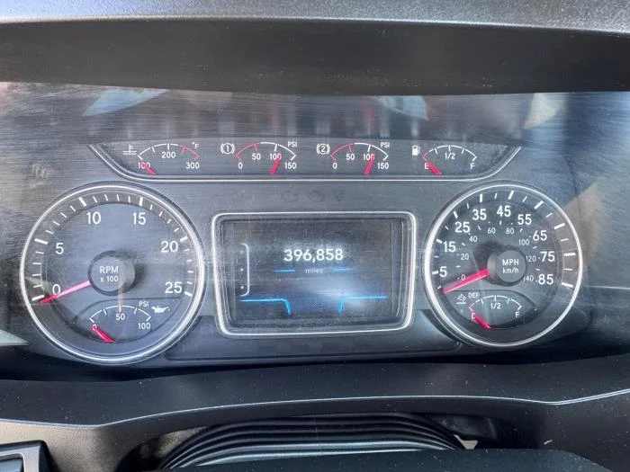 2023 International LT — photo 17