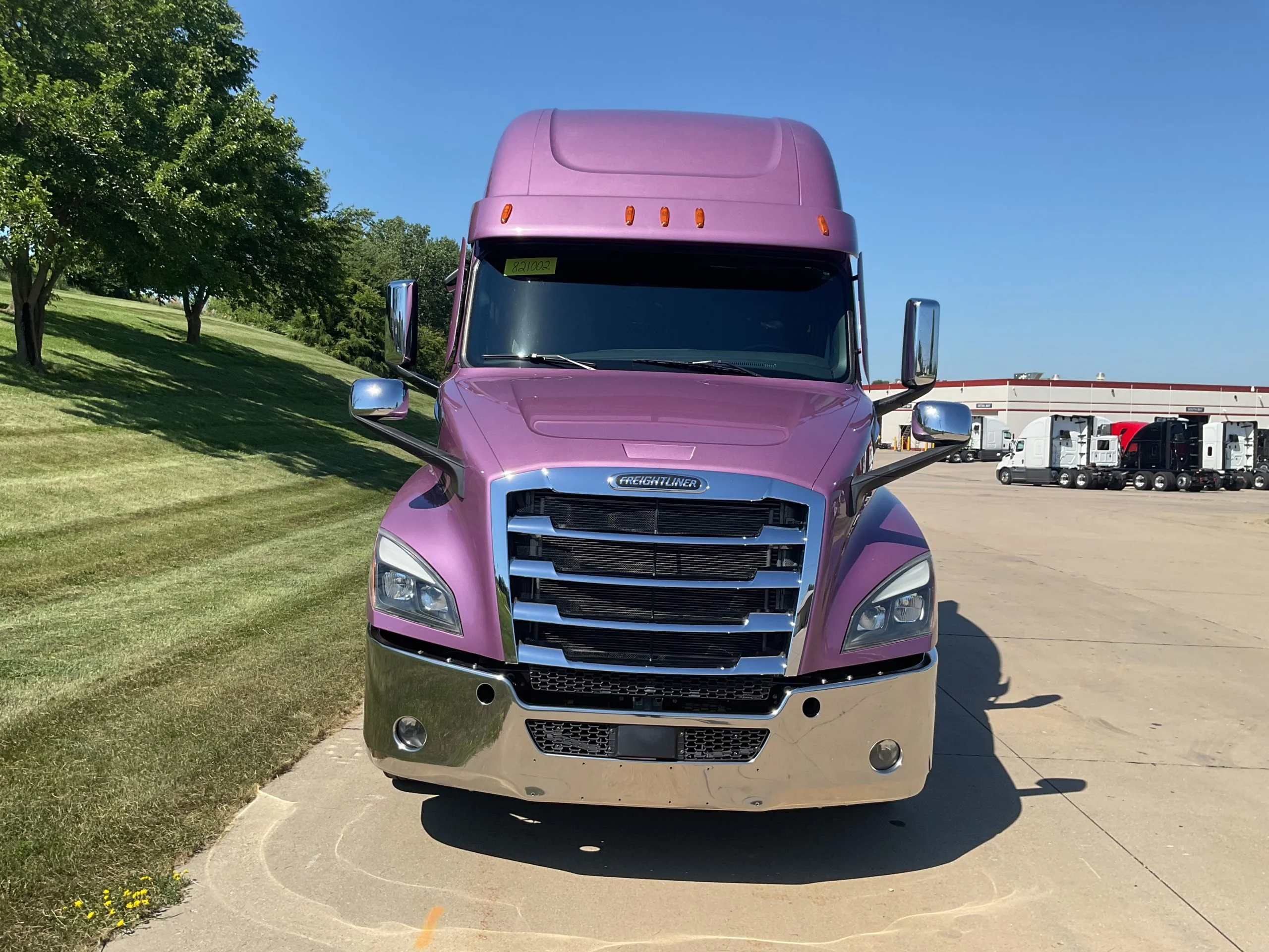 2024 Freightliner Cascadia in Dubuque, IA — photo 2