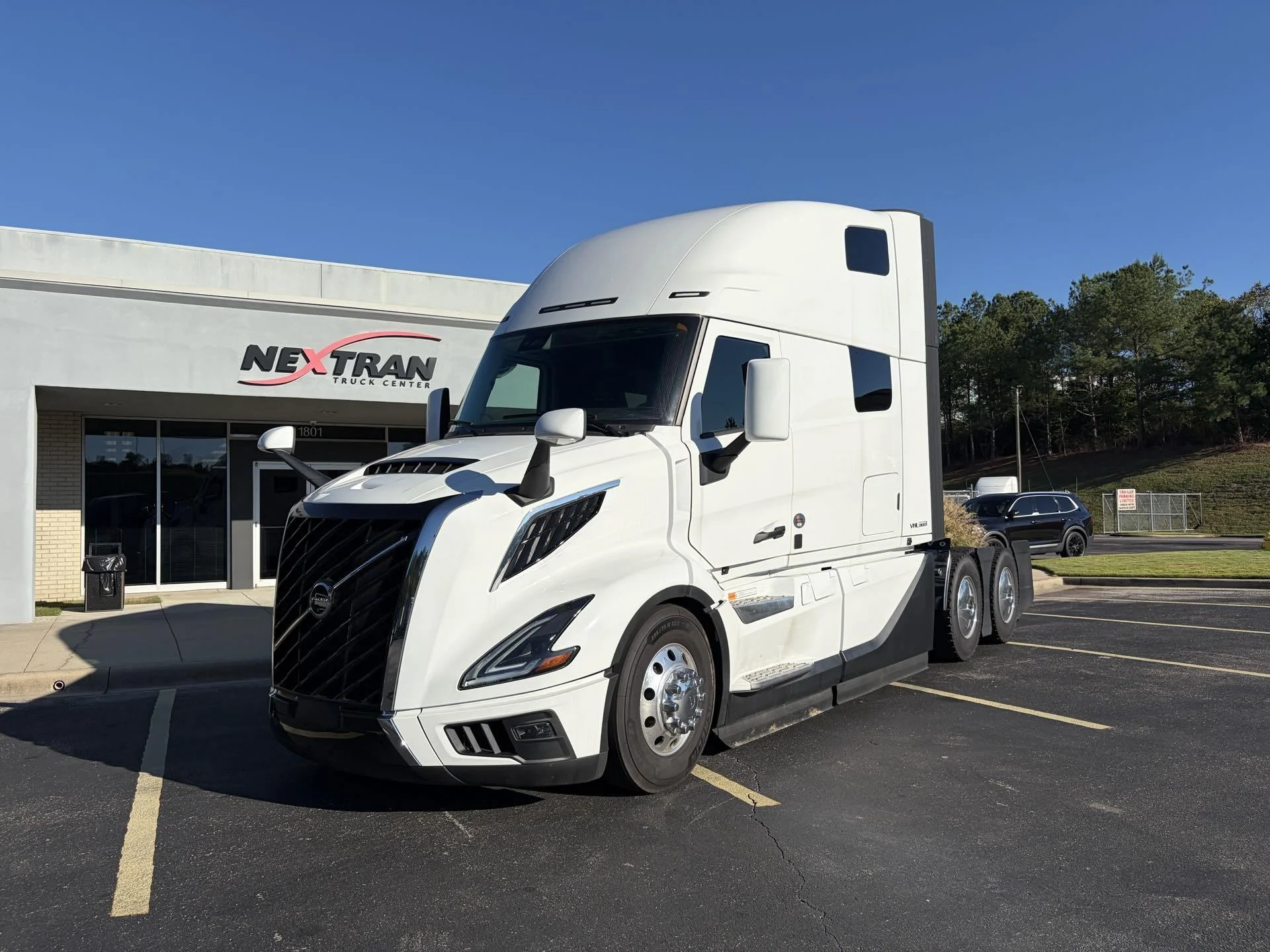 2025 Volvo VNL 860 in Fultondale, AL