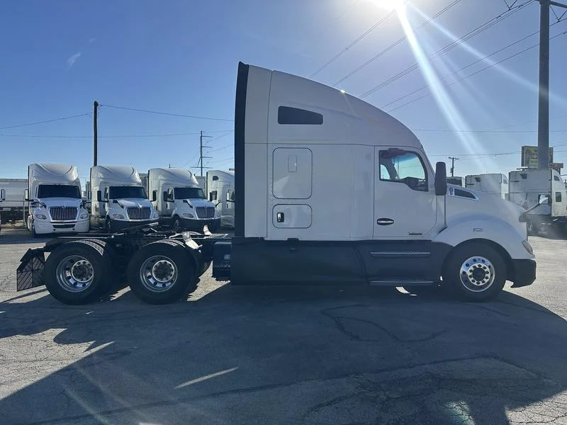 2020 Kenworth T680 - image 2