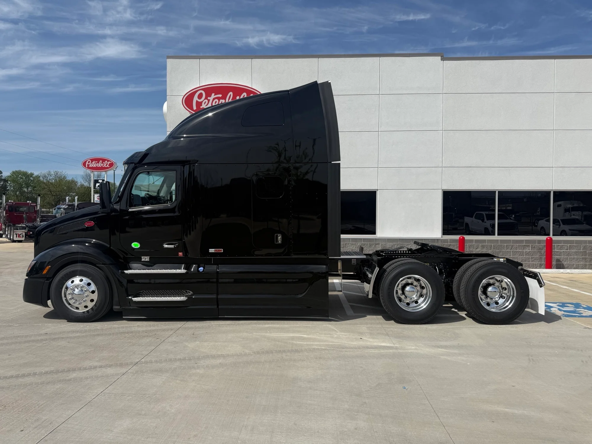 2027 Peterbilt 579 in Lowell, AR — photo 2