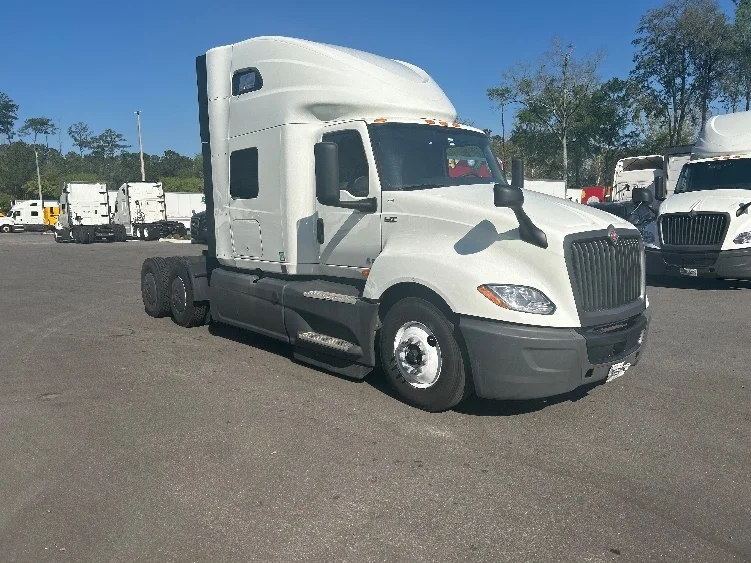 2023 International LT in Jacksonville, FL