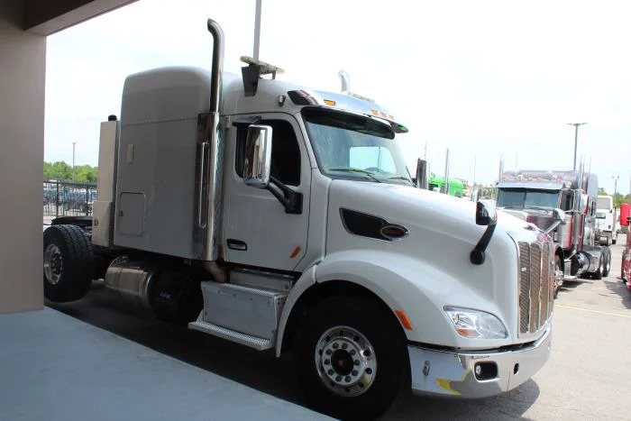 2017 Peterbilt 579 — photo 10
