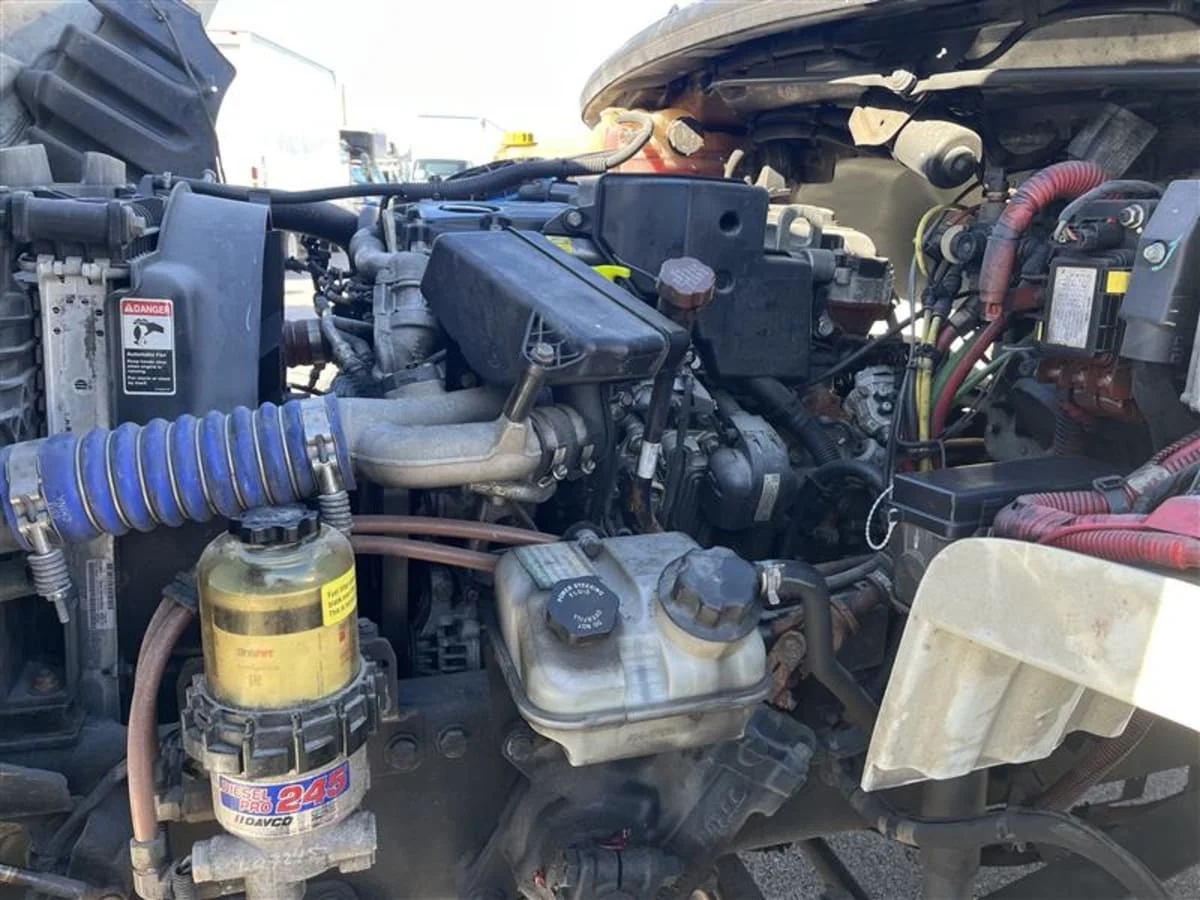 2020 Freightliner M2 106 - image 9