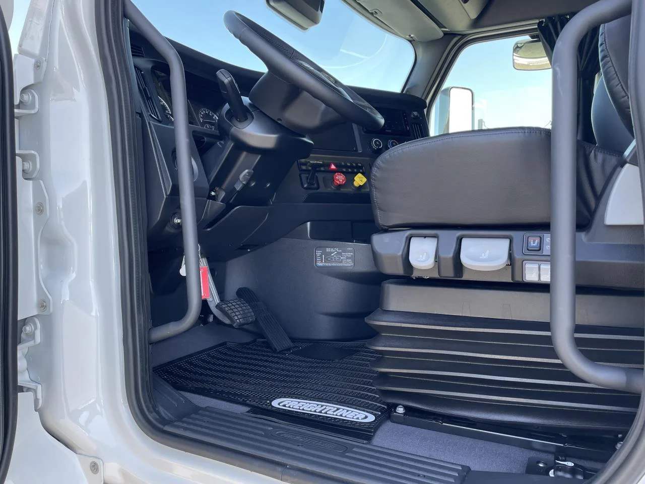 2026 Freightliner Cascadia - image 6