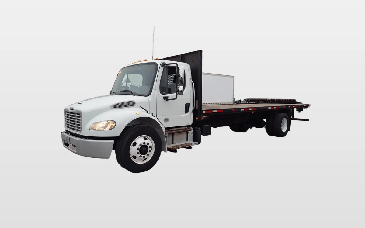 2019 Freightliner M2 106 - image 1