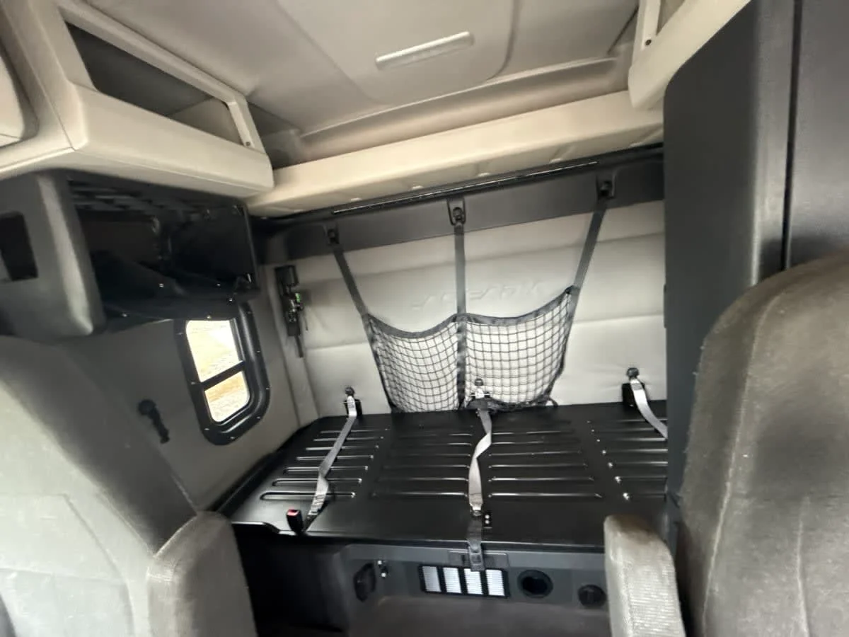2020 Freightliner Cascadia in Birmingham, AL — photo 8