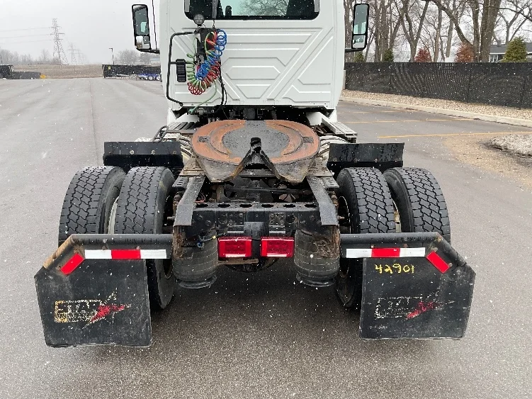 2019 International RH - image 6