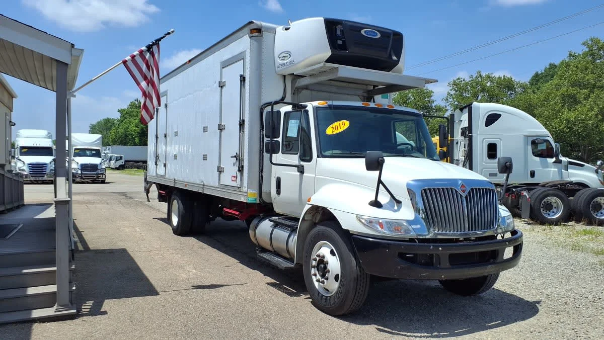 2019 International 4300 in West Chester, OH — photo 3
