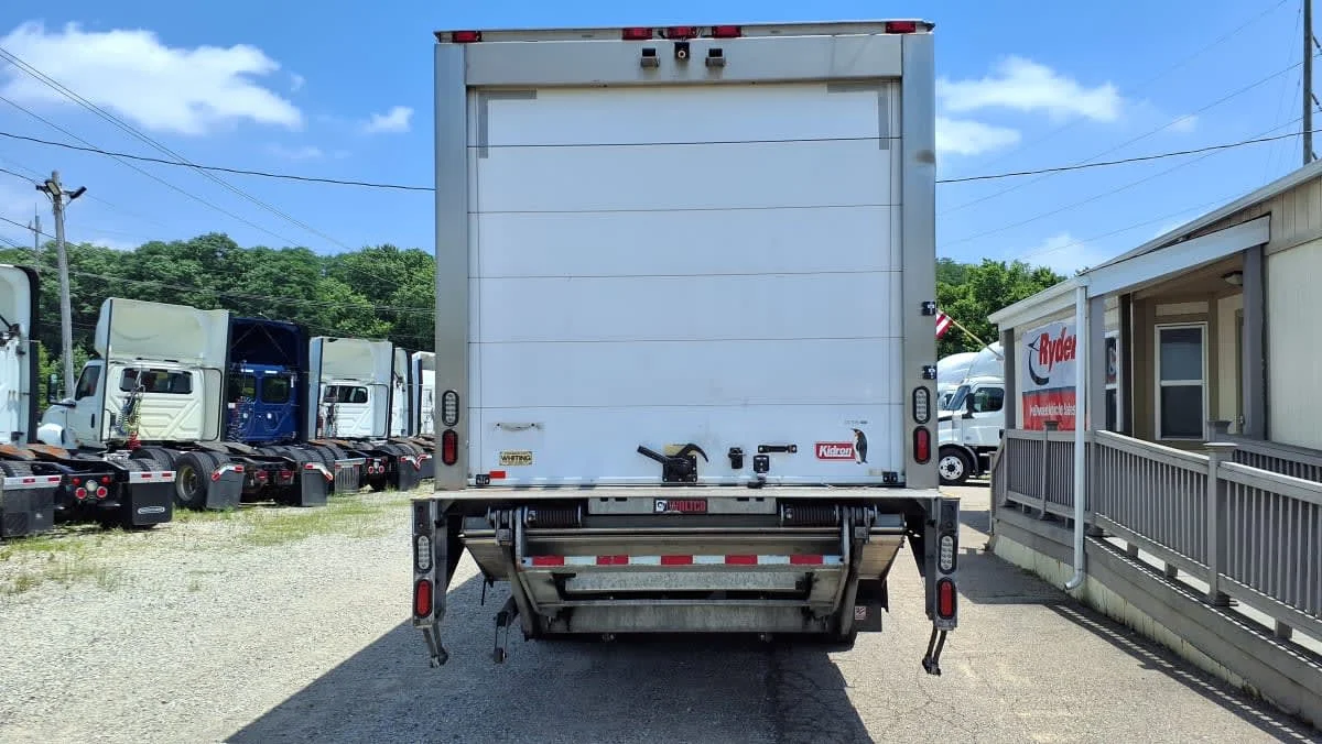 2019 International 4300 in West Chester, OH — photo 5