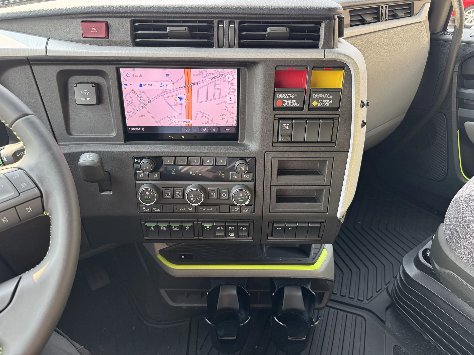 2027 Volvo in Clarksville, IN — photo 10