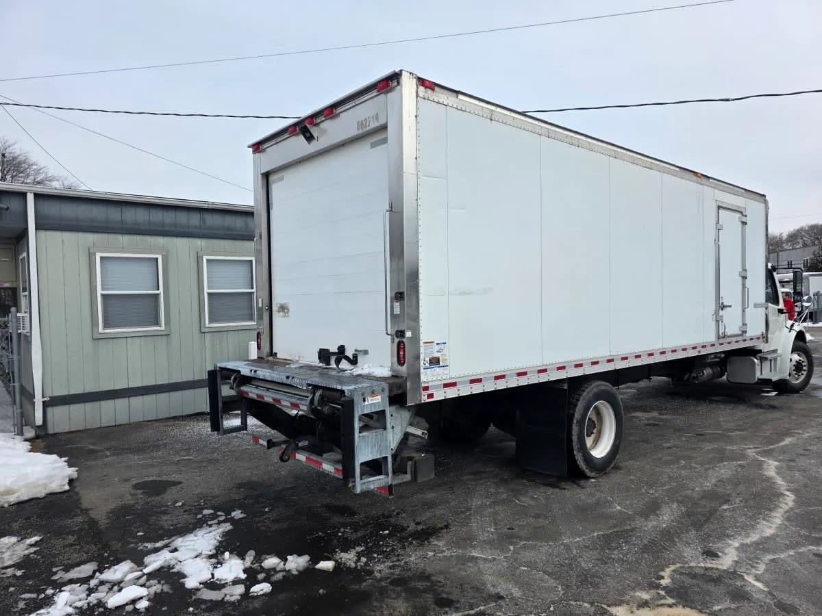2019 Freightliner M2 106 in Bensalem, PA — photo 4