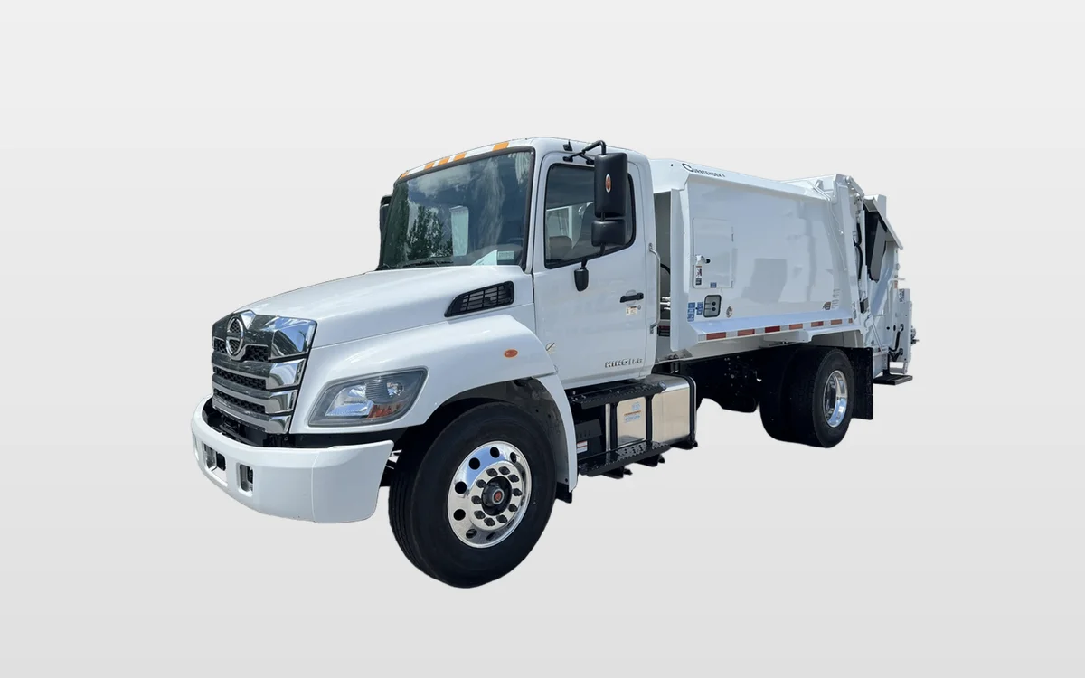 2025 Hino L7 - image 1