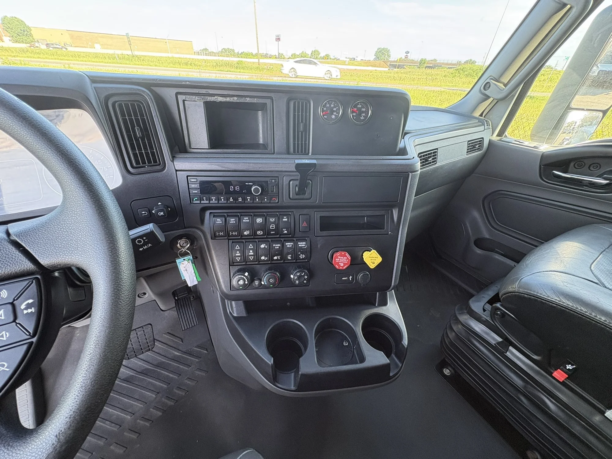 2024 International LT in West Michigan International, MI — photo 18