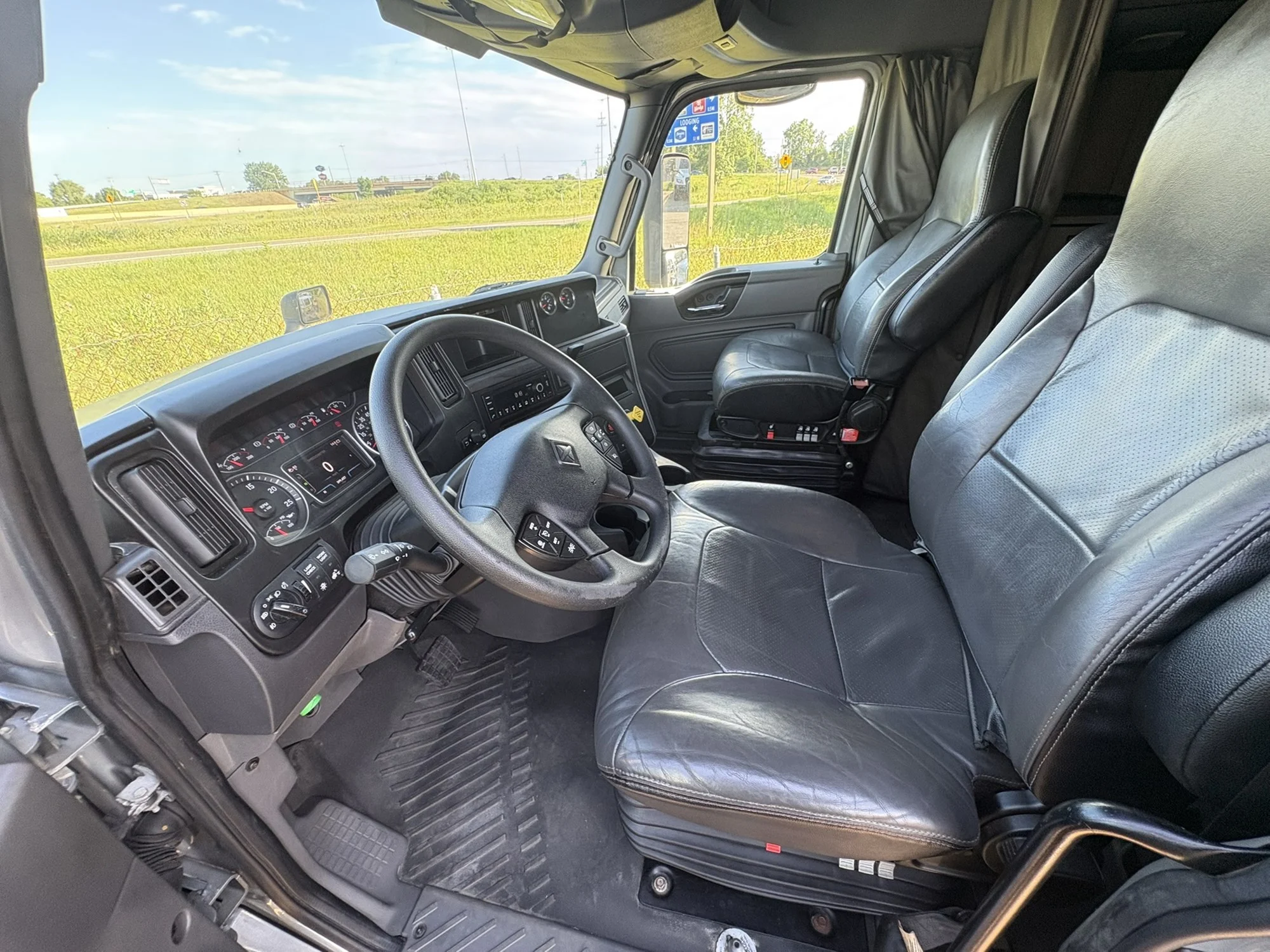 2024 International LT in West Michigan International, MI — photo 16