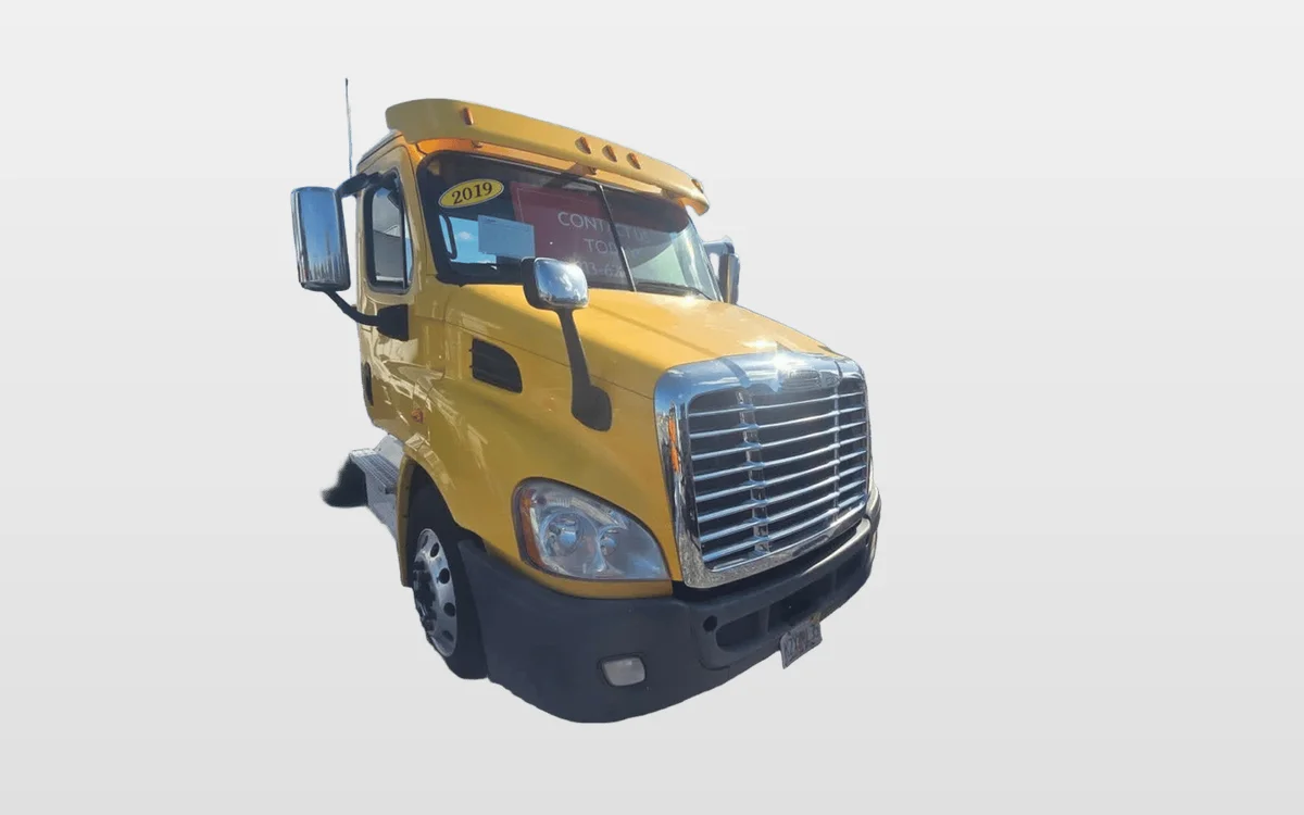 2019 Freightliner - image 1