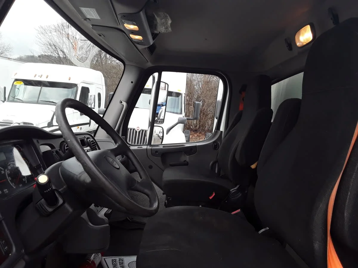 2019 Freightliner M2 106 in Pittsburgh, PA — photo 7