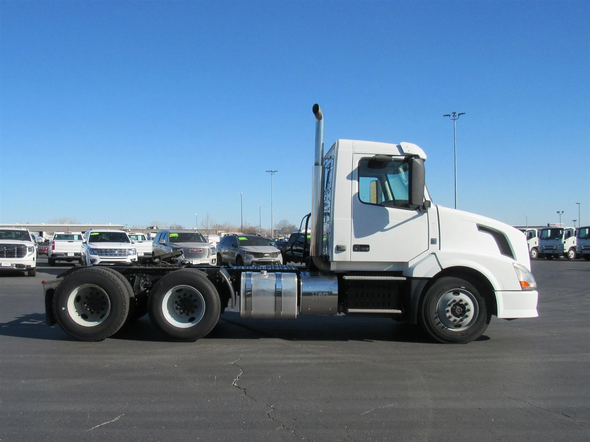 2014 Volvo VNL 300 - image 6