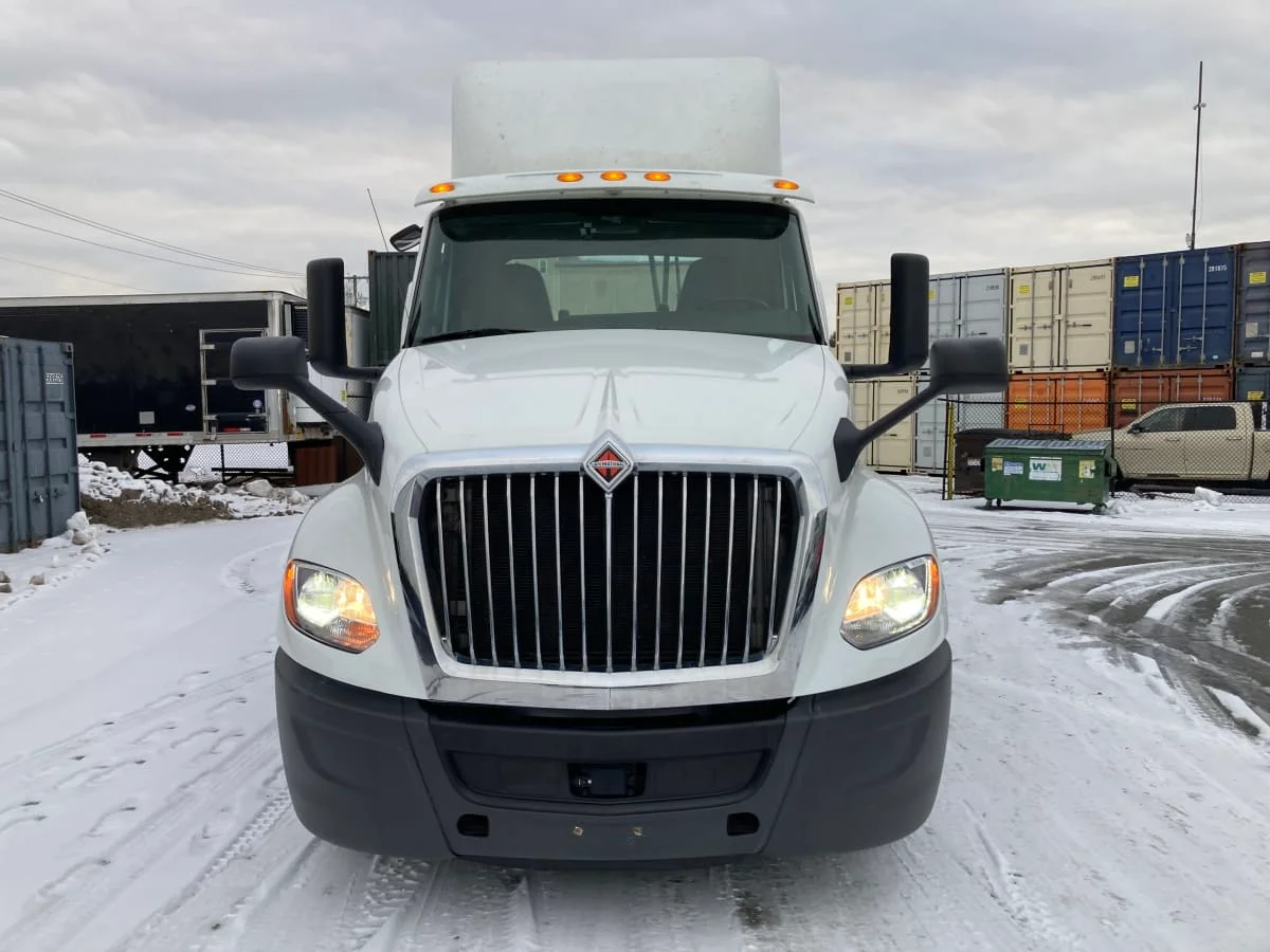2019 International LT in Springfield, MA — photo 2