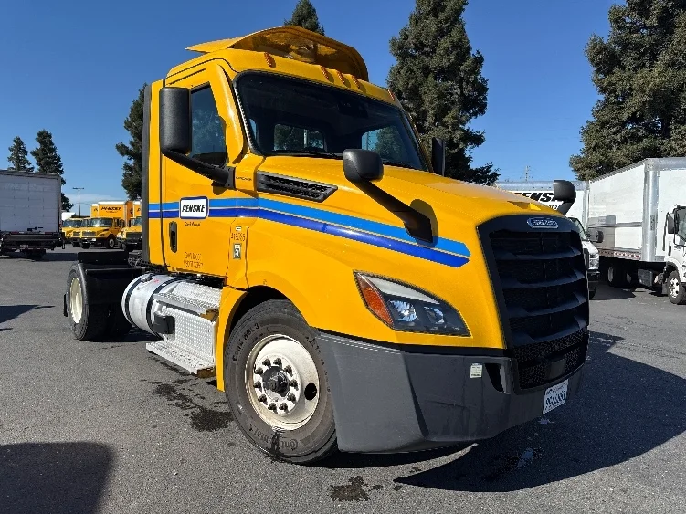 2022 Freightliner Cascadia in West Sacramento, CA