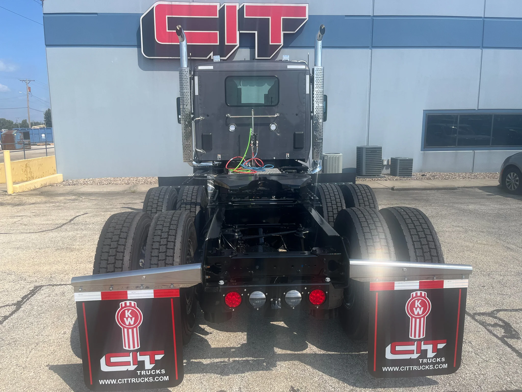 2027 Kenworth T880 in Springfield, IL — photo 5